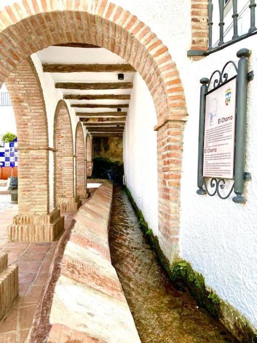 Casa Rural Manantial De Las Jaras Istán Exterior foto